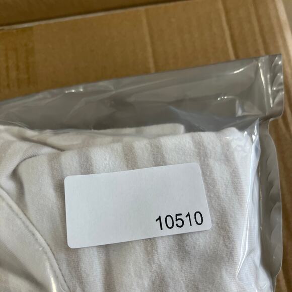 GapFit Jacket Womens Size L White Striped Full Zip Active Lightweight Stretch - Picture 7 of 7